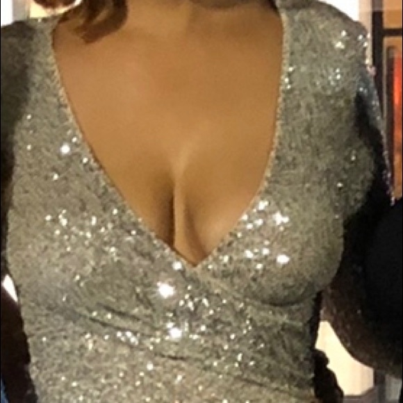 Size Medium - Deep V Champagne Sequin Maxi with split - Picture 1 of 2